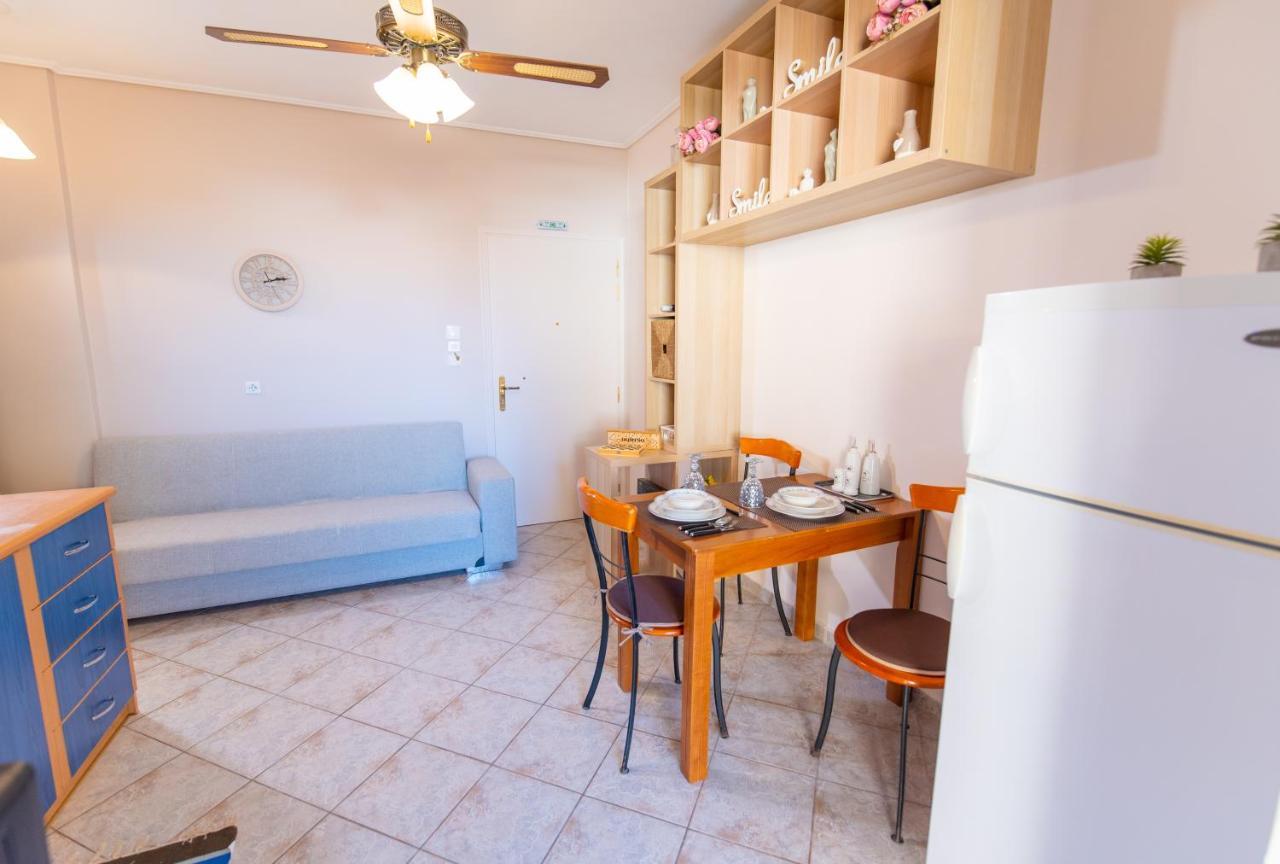 Smile Sea Apartment Kalamata Exterior photo